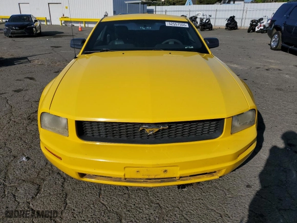 2005 Ford Mustang Deluxe with VIN 1ZVFT80N255129053, listed as a Copart auction lot 52557555 with 161,119 mi miles and Salvage Title. Bid and sale history available at carsss.com. Image 5.