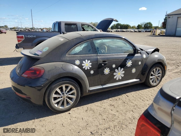 2018 Volkswagen Beetle S with VIN 3VWFD7ATXJM707800, listed as a Copart auction lot 74810074 with 32,467 mi miles and Clean Title. Bid and sale history available at carsss.com. Image 3.