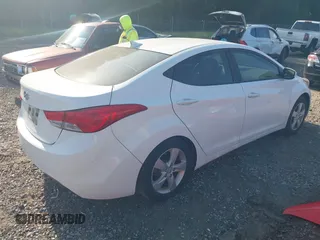 2013 Hyundai Elantra GLS z VIN 5NPDH4AE2DH324863, wystawiony jako IAAI lot #42177395 z przebiegiem 140 197 mil mil oraz . Historia ofert i sprzedaży dostępna na DreamBid. Obrazek 4.