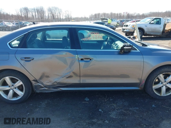 2012 Volkswagen Passat SE с VIN 1VWBP7A36CC075243, выставлен на аукционе IAAI как лот 41867214 с пробегом 156 741 миль миль и . История ставок и продаж доступна на DreamBid. Изображение 6.