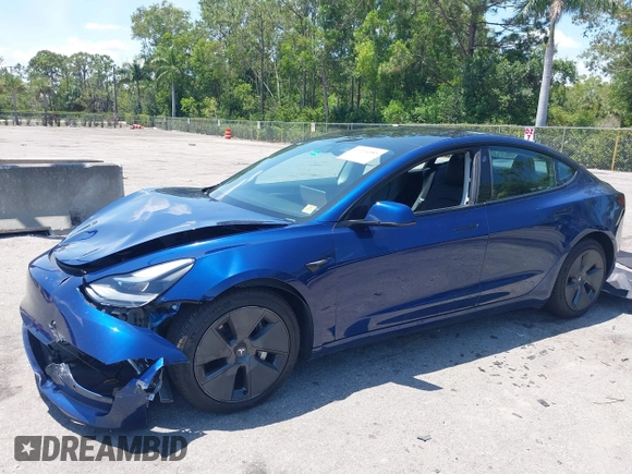 2022 Tesla Model 3 Long Range z VIN 5YJ3E1EB6NF106038, wystawiony jako IAAI lot #42214585 z przebiegiem 40 667 mil mil oraz . Historia ofert i sprzedaży dostępna na DreamBid. Obrazek 2.