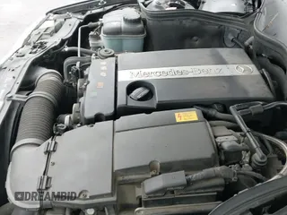 2003 Mercedes-Benz C 230 Kompressor z VIN WDBRN40J43A389733, wystawiony jako IAAI lot #41560090 z przebiegiem 154 622 mil mil oraz . Historia ofert i sprzedaży dostępna na DreamBid. Obrazek 19.