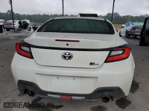 2024 Toyota 86 with VIN JF1ZNBB12R9756924, listed as a Copart auction lot 74120174 with 2,615 mi miles and Salvage Title. Bid and sale history available at DreamBid. Image 6.