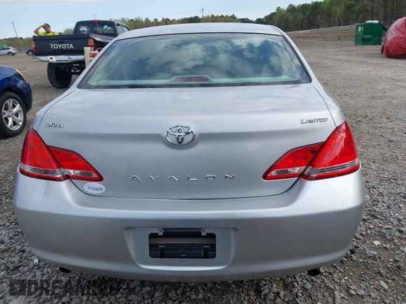 2006 Toyota Avalon XL with VIN 4T1BK36B76U124101, listed as a IAAI auction lot 41859964 with 135,255 mi miles. Bid and sale history available at carsss.com. Image 17.