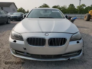 2013 BMW 5 Series 528i xDrive z VIN WBAXH5C51DD107887, wystawiony jako Copart lot #59550505 z przebiegiem 89 537 mil mil oraz Szkoda całkowita • Salvage title. Historia ofert i sprzedaży dostępna na DreamBid. Obrazek 5.
