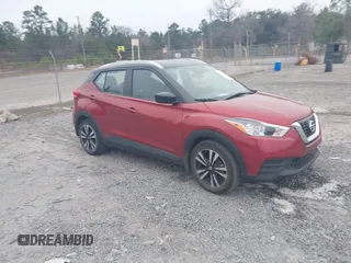 2019 Nissan Kicks SR with VIN 3N1CP5CU0KL516307, listed as a IAAI auction lot 41554064 with 104,224 mi miles. Bid and sale history available at carsss.com. Image 1.