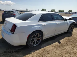 2016 Chrysler 300 S z VIN 2C3CCABG5GH324866, wystawiony jako Copart lot #61854715 z przebiegiem 160 249 mil mil oraz Szkoda całkowita • Salvage title. Historia ofert i sprzedaży dostępna na DreamBid. Obrazek 3.