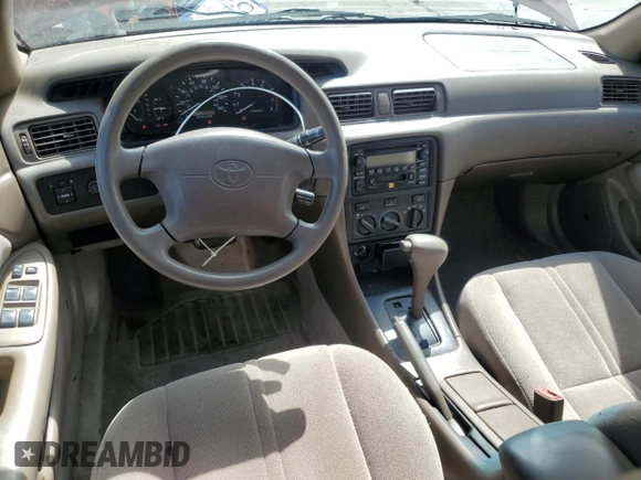 2001 Toyota Camry LE z VIN 4T1BF28K51U124747, wystawiony jako Copart lot #57482825 z przebiegiem 108 262 mil mil oraz Szkoda całkowita • Salvage title. Historia ofert i sprzedaży dostępna na DreamBid. Obrazek 8.
