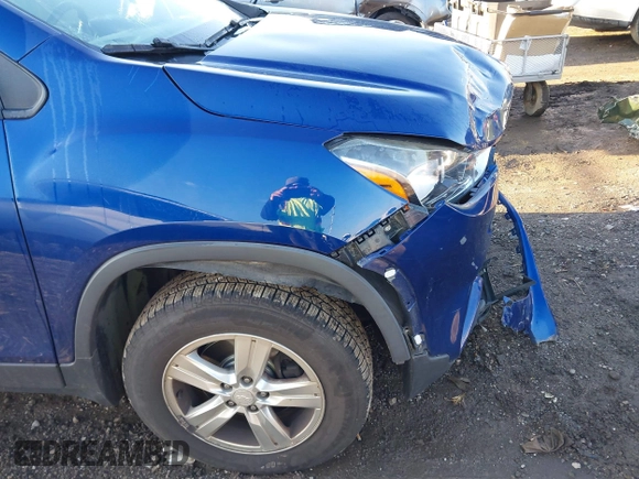 2017 Chevrolet Trax LS with VIN 3GNCJNSB3HL131659, listed as a IAAI auction lot 41892397 with 124,003 mi miles. Bid and sale history available at carsss.com. Image 6.