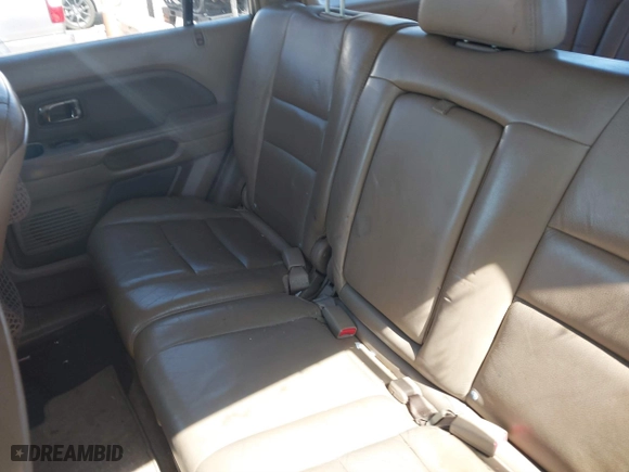 2006 Honda Pilot EX-L with RES with VIN 5FNYF28626B016118, listed as a IAAI auction lot 41819365 with 314,954 mi miles. Bid and sale history available at carsss.com. Image 8.