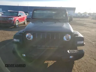 2021 Jeep Wrangler Unlimited Sport Altitude with VIN 1C4HJXDG7MW636496, listed as a Copart auction lot 69682504 with 29,752 mi miles and Salvage Title. Bid and sale history available at carsss.com. Image 5.
