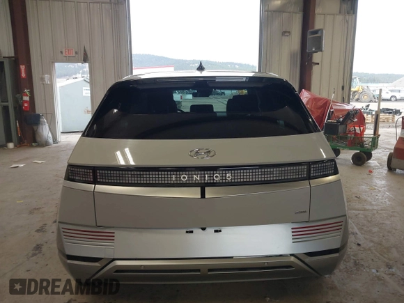 2022 Hyundai IONIQ 5 Limited with VIN KM8KRDAF1NU118451, listed as a IAAI auction lot 41718666 with 30,738 mi miles. Bid and sale history available at carsss.com. Image 17.