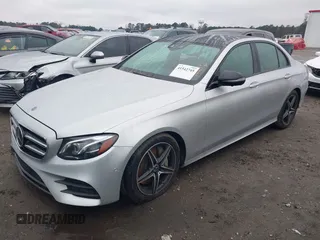 2020 Mercedes-Benz E-Class E 350 with VIN WDDZF8EB5LA733034, listed as a IAAI auction lot 41542745 with 25,324 mi miles. Bid and sale history available at carsss.com. Image 17.