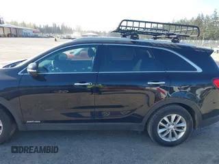 2018 Kia Sorento LX V6 with VIN 5XYPGDA58JG403974, listed as a IAAI auction lot 41233326 with 58,099 mi miles. Bid and sale history available at carsss.com. Image 14.