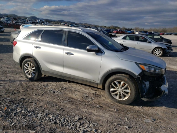 2017 Kia Sorento LX with VIN 5XYPGDA38HG265782, listed as a Copart auction lot 49304595 with 121,878 mi miles and Salvage Title. Bid and sale history available at carsss.com. Image 4.