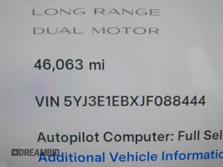 2018 Tesla Model 3 Long Range Battery z VIN 5YJ3E1EBXJF088444, wystawiony jako IAAI lot #42072860 z przebiegiem 46 063 mil mil oraz . Historia ofert i sprzedaży dostępna na DreamBid. Obrazek 15.