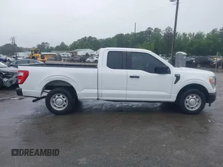 2022 Ford F-150 XL z VIN 1FTEX1CB9NKD99071, wystawiony jako IAAI lot #42377595 z przebiegiem 144 759 mil mil oraz . Historia ofert i sprzedaży dostępna na DreamBid. Obrazek 13.