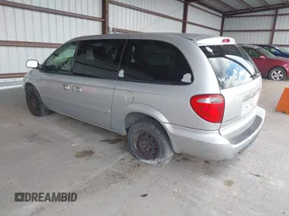 2006 Chrysler Town & Country LX z VIN 2A4GP44R66R793727, wystawiony jako IAAI lot #42234829 z przebiegiem 222 226 mil mil oraz . Historia ofert i sprzedaży dostępna na DreamBid. Obrazek 3.