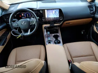 2024 Lexus NX 250 z VIN 2T2ADCAZ8RC008577, wystawiony jako Copart lot #85818244 z przebiegiem 49 324 mil mil oraz Szkoda całkowita • Salvage title. Historia ofert i sprzedaży dostępna na DreamBid. Obrazek 8.