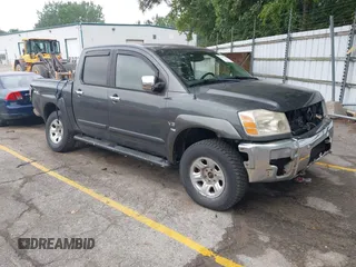 2004 Nissan Titan LE z VIN 1N6AA07B34N506484, wystawiony jako IAAI lot #42835926 z przebiegiem Nie podano mil oraz . Historia ofert i sprzedaży dostępna na DreamBid. Obrazek 1.