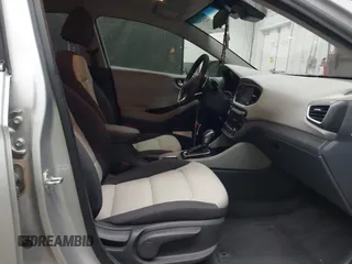 2018 Hyundai Ioniq SEL z VIN KMHC75LC2JU071766, wystawiony jako IAAI lot #42334469 z przebiegiem 78 987 mil mil oraz . Historia ofert i sprzedaży dostępna na DreamBid. Obrazek 5.
