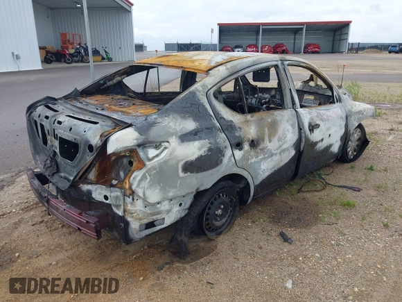 2017 Nissan Versa SV z VIN 3N1CN7AP7HL858263, wystawiony jako IAAI lot #42454860 z przebiegiem 82 129 mil mil oraz . Historia ofert i sprzedaży dostępna na DreamBid. Obrazek 4.