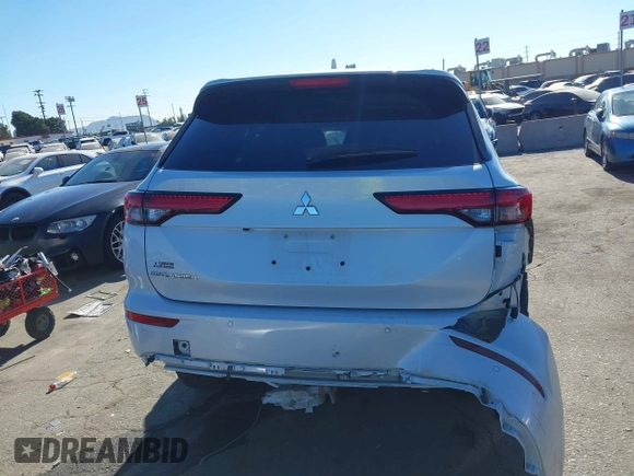 2023 Mitsubishi Outlander ES z VIN JA4J3TA86PZ015703, wystawiony jako IAAI lot #41041126 z przebiegiem 44 131 mil mil oraz . Historia ofert i sprzedaży dostępna na DreamBid. Obrazek 16.