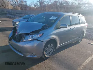 2014 Toyota Sienna XLE z VIN 5TDYK3DC9ES508300, wystawiony jako IAAI lot #41867307 z przebiegiem 93 798 mil mil oraz . Historia ofert i sprzedaży dostępna na DreamBid. Obrazek 17.