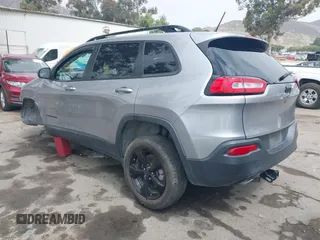 2018 Jeep Cherokee Latitude Tech Connect с VIN 1C4PJLCB2JD540423, выставлен на аукционе IAAI как лот 42159808 с пробегом 186 962 миль миль и . История ставок и продаж доступна на DreamBid. Изображение 3.