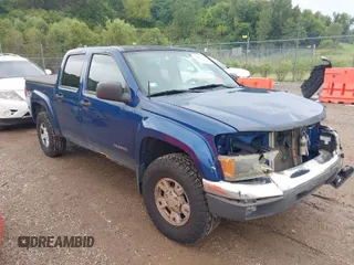 2005 Chevrolet Colorado 1SF LS Z71 with VIN 1GCDT136058161813, listed as a IAAI auction lot 40055738 with 111,124 mi miles. Bid and sale history available at carsss.com. Image 1.