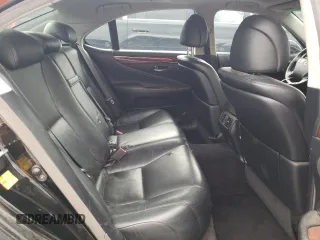 2010 Lexus LS 460 z VIN JTHCL5EF6A5006984, wystawiony jako Copart lot #60912355 z przebiegiem 185 116 mil mil oraz Czysty tytuł • Clean title. Historia ofert i sprzedaży dostępna na DreamBid. Obrazek 10.