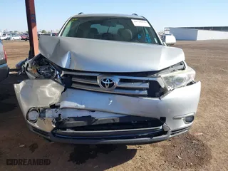 2011 Toyota Highlander Limited with VIN 5TDYK3EH9BS045001, listed as a IAAI auction lot 40718670 with 166,133 mi miles. Bid and sale history available at carsss.com. Image 12.