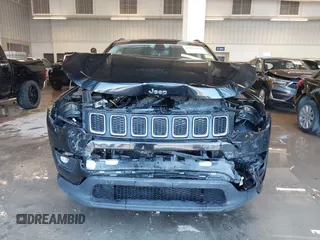 2018 Jeep Compass Latitude with VIN 3C4NJCBB6JT502308, listed as a IAAI auction lot 41561816 with 93,599 mi miles. Bid and sale history available at carsss.com. Image 13.