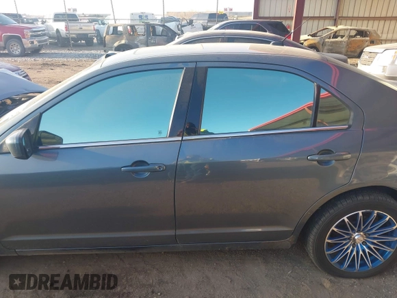 2011 Ford Fusion SE with VIN 3FAHP0HA9BR272342, listed as a IAAI auction lot 41911009 with 157,496 mi miles. Bid and sale history available at carsss.com. Image 15.
