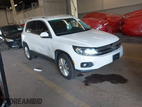 2012 Volkswagen Tiguan S z VIN WVGBV7AXXCW572690, wystawiony jako IAAI lot #42074464 z przebiegiem 133 049 mil mil oraz . Historia ofert i sprzedaży dostępna na DreamBid. Obrazek 1.