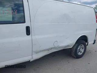 2018 Chevrolet Express Cargo with VIN 1GCWGAFPXJ1174685, listed as a IAAI auction lot 42577588 with 54,673 mi miles and . Bid and sale history available at DreamBid. Image 6.