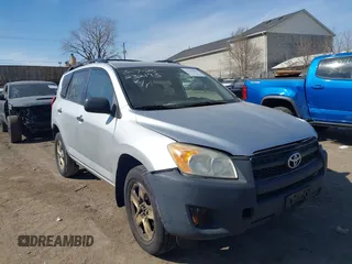 2009 Toyota RAV4 with VIN JTMBF33VX9D021198, listed as a IAAI auction lot 41787264 with 162,277 mi miles. Bid and sale history available at carsss.com. Image 6.