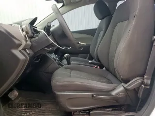 2015 Chevrolet Sonic LT z VIN 1G1JC5SH4F4155477, wystawiony jako Copart lot #57528425 z przebiegiem 141 105 mil mil oraz Czysty tytuł • Clean title. Historia ofert i sprzedaży dostępna na DreamBid. Obrazek 7.