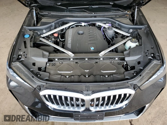 2025 BMW X5 sDrive40i z VIN 5UX13EU05S9W65198, wystawiony jako Copart lot #48498235 z przebiegiem 2 475 mil mil oraz Szkoda całkowita • Salvage title. Historia ofert i sprzedaży dostępna na DreamBid. Obrazek 13.