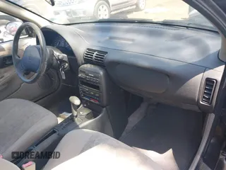 1999 Saturn SW z VIN 1G8ZK8274XZ254806, wystawiony jako IAAI lot #42105064 z przebiegiem 20 186 mil mil oraz . Historia ofert i sprzedaży dostępna na DreamBid. Obrazek 5.