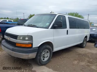 2014 Chevrolet Express Passenger LT with VIN 1GAZG1FG6E1119310, listed as a IAAI auction lot 41913430 with 130,442 mi miles. Bid and sale history available at carsss.com. Image 17.