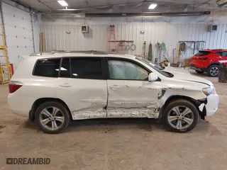 2008 Toyota Highlander Sport with VIN JTEDS43A282061403, listed as a IAAI auction lot 41718824 with 168,104 mi miles. Bid and sale history available at carsss.com. Image 13.