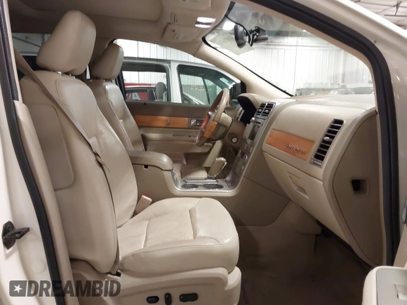 2007 Lincoln MKX with VIN 2LMDU88C57BJ02373, listed as a IAAI auction lot 41870551 with 191,193 mi miles. Bid and sale history available at carsss.com. Image 5.
