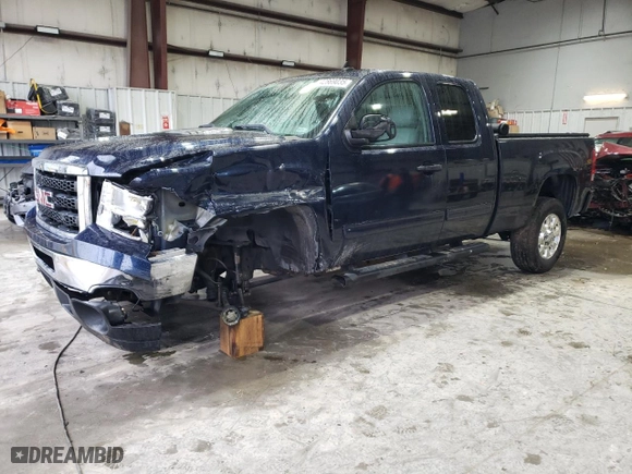 2011 GMC Sierra 2500HD SLE with VIN 1GT220CG1BZ262877, listed as a Copart auction lot 42869035 with 264,996 mi miles and Salvage Title. Bid and sale history available at carsss.com. Image 1.