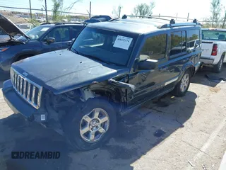 2008 Jeep Commander Limited z VIN 1J8HG58218C111239, wystawiony jako IAAI lot #40632374 z przebiegiem 161 887 mil mil oraz . Historia ofert i sprzedaży dostępna na DreamBid. Obrazek 2.