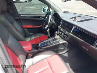 2021 Porsche Macan z VIN WP1AA2A59MLB10281, wystawiony jako IAAI lot #42219768 z przebiegiem 62 975 mil mil oraz . Historia ofert i sprzedaży dostępna na DreamBid. Obrazek 5.