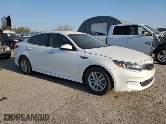 2016 Kia Optima LX z VIN 5XXGT4L3XGG031946, wystawiony jako Copart lot #50658835 z przebiegiem 125 449 mil mil oraz Szkoda całkowita • Salvage title. Historia ofert i sprzedaży dostępna na DreamBid. Obrazek 4.