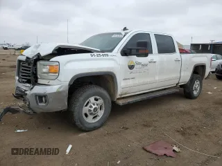 2017 GMC Sierra 2500HD SLE z VIN 1GT12SEG3HF156395, wystawiony jako Copart lot #44333025 z przebiegiem 241 725 mil mil oraz Nie do naprawy • Non repairable. Historia ofert i sprzedaży dostępna na DreamBid. Obrazek 1.
