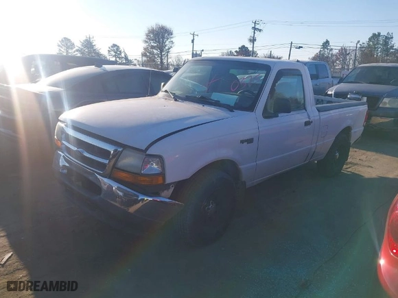 2000 Ford Ranger XL with VIN 1FTYR10C3YPB80375, listed as a IAAI auction lot 41028342 with 165,982 mi miles. Bid and sale history available at carsss.com. Image 2.