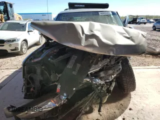 2003 Chevrolet Suburban LT with VIN 3GNGK26U33G203907, listed as a Copart auction lot 46903905 with 318,022 mi miles and Salvage Title. Bid and sale history available at carsss.com. Image 5.